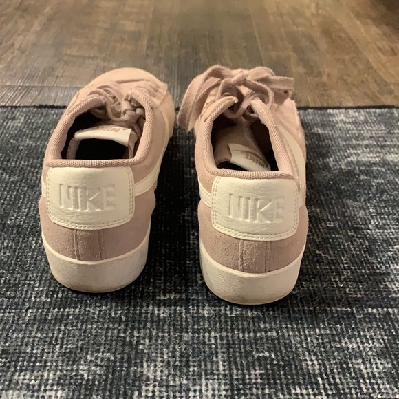 Dusty pink/purple Nike sneakers - Picture 2 of 5